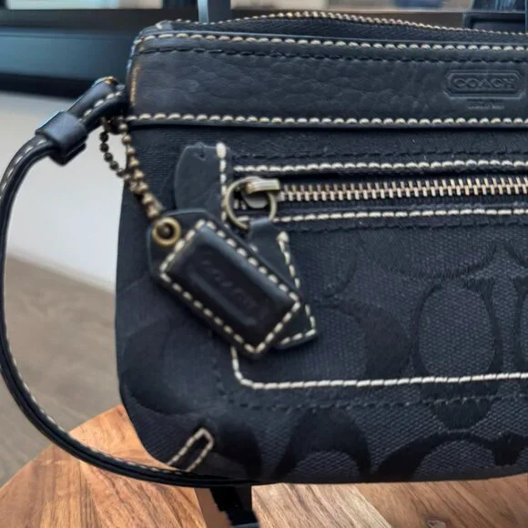 Coach Signature C Black Jacquard Wristlet Clutch — Detachable Strap, Zip-Top - Picture 3 of 9